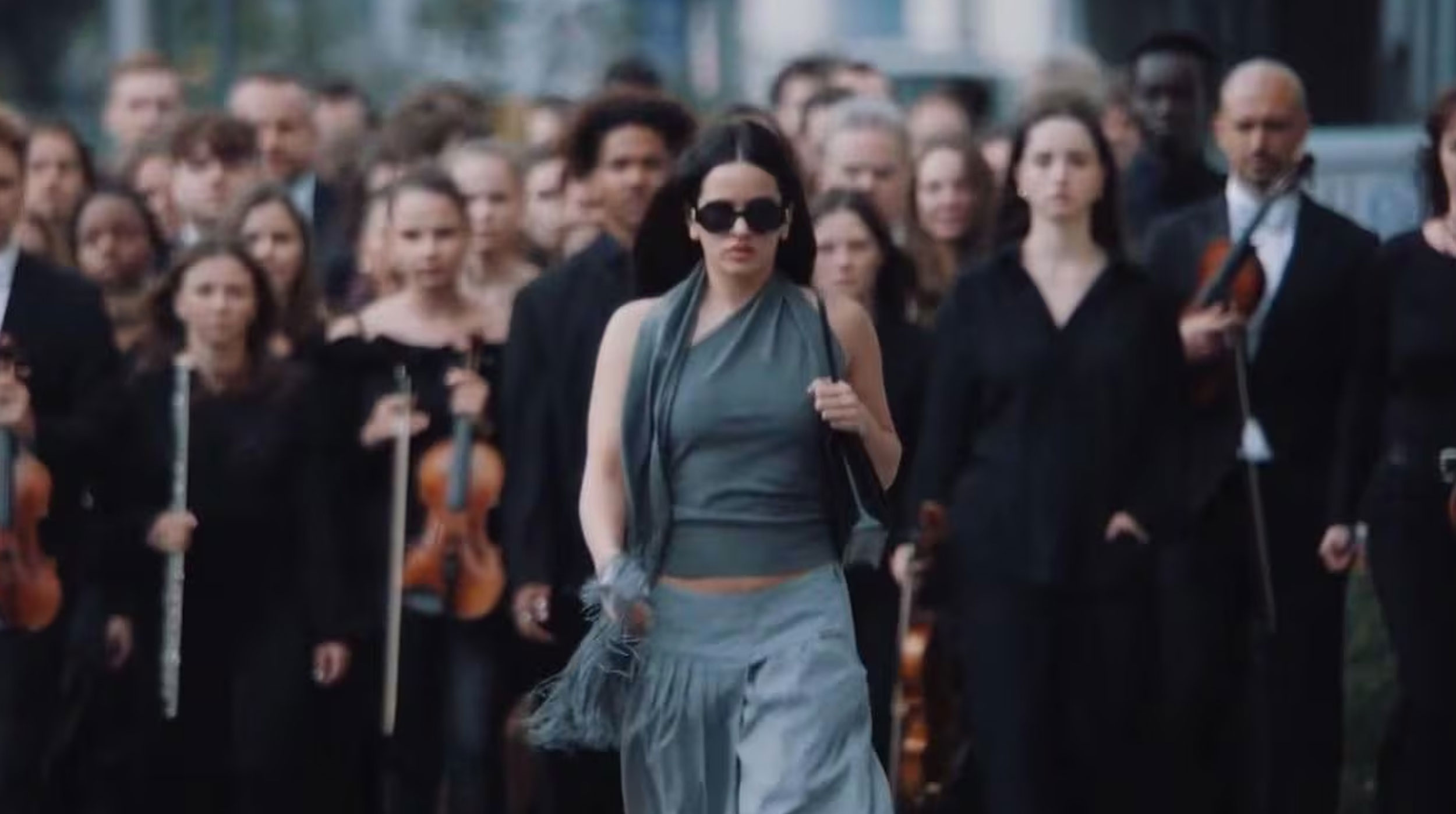 Rosalía lanza “Berghain”, el primer sencillo de su nuevo álbum LUX post thumbnail image