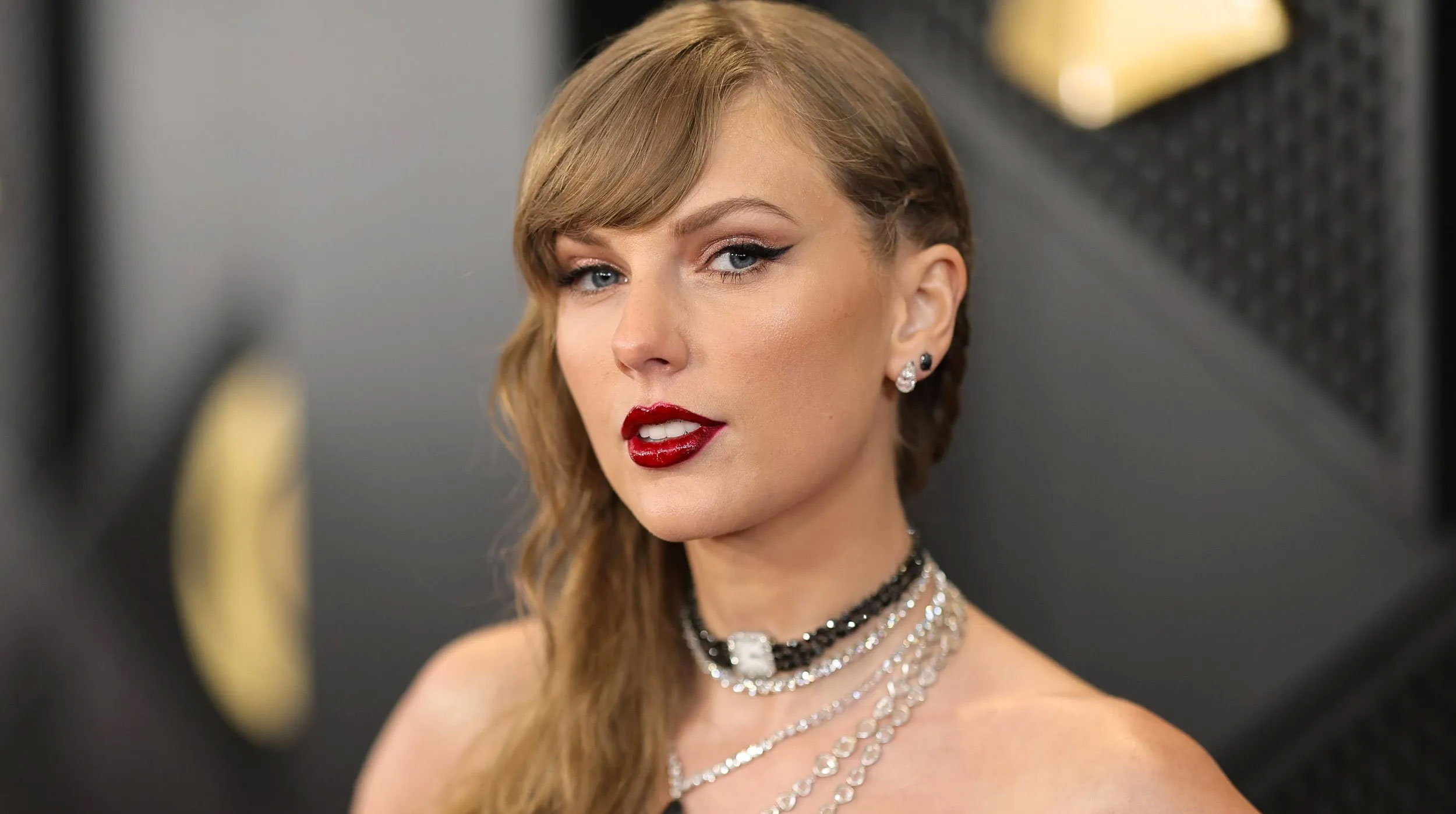 Taylor Swift habla sobre los rumores de su retiro musical tras boda con Travis Kelce post thumbnail image