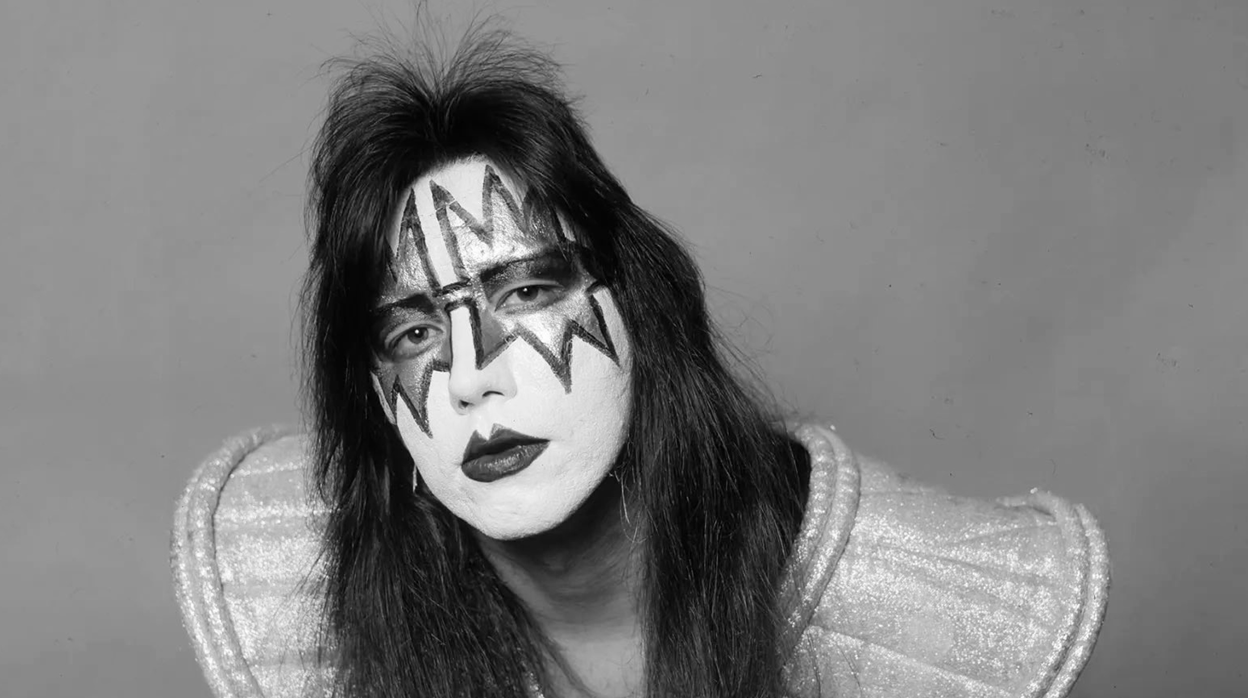 Muere Ace Frehley guitarrista original de KISS y leyenda del rock post thumbnail image