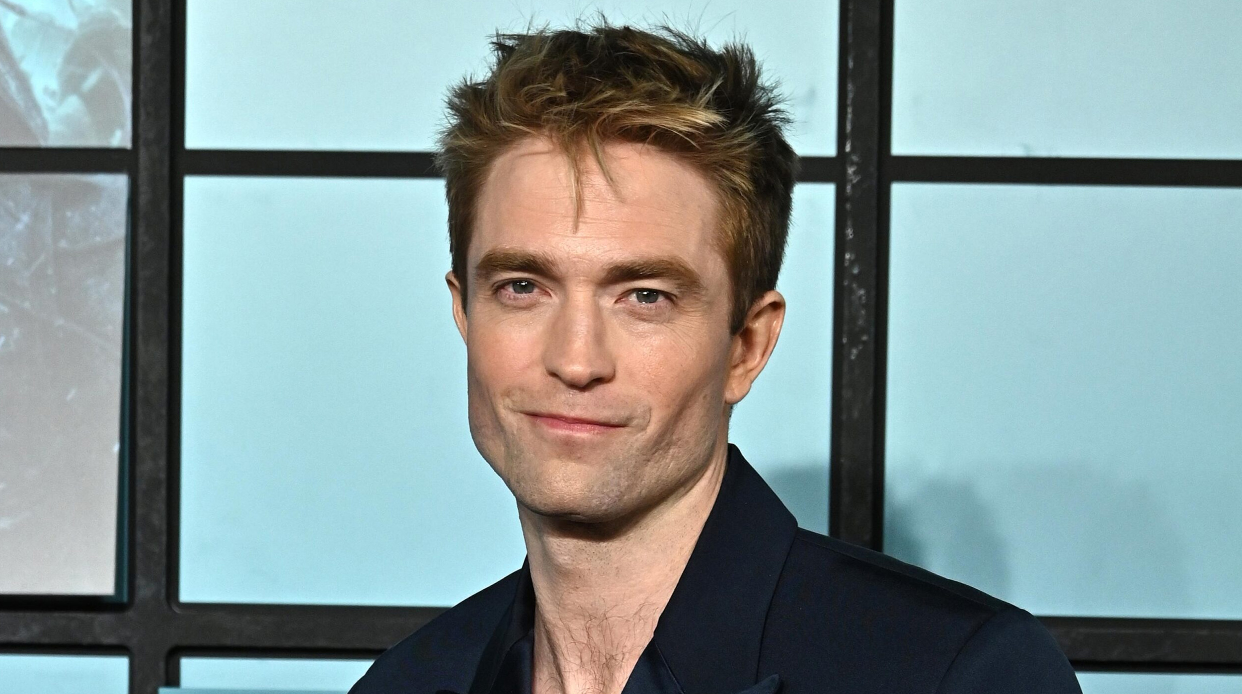 Robert Pattinson podría lanzar su primer disco como solista tras registrar siete canciones post thumbnail image