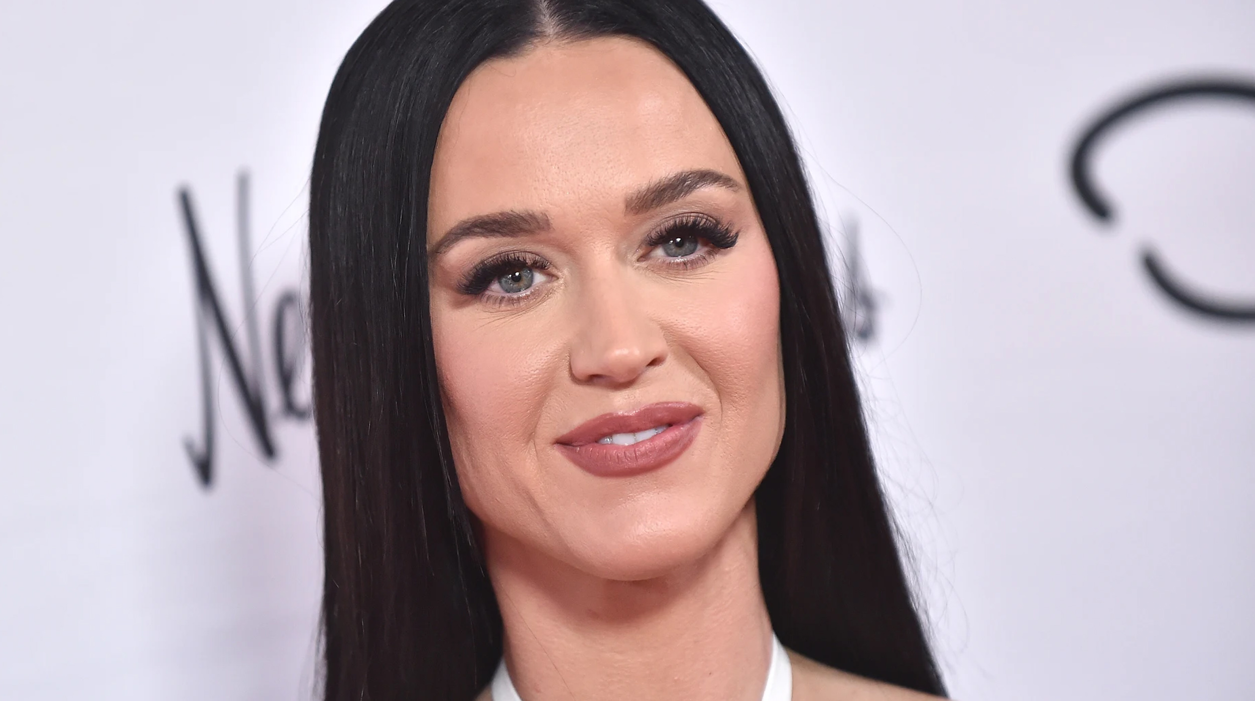 Katy Perry anuncia su nuevo sencillo Bandaids post thumbnail image