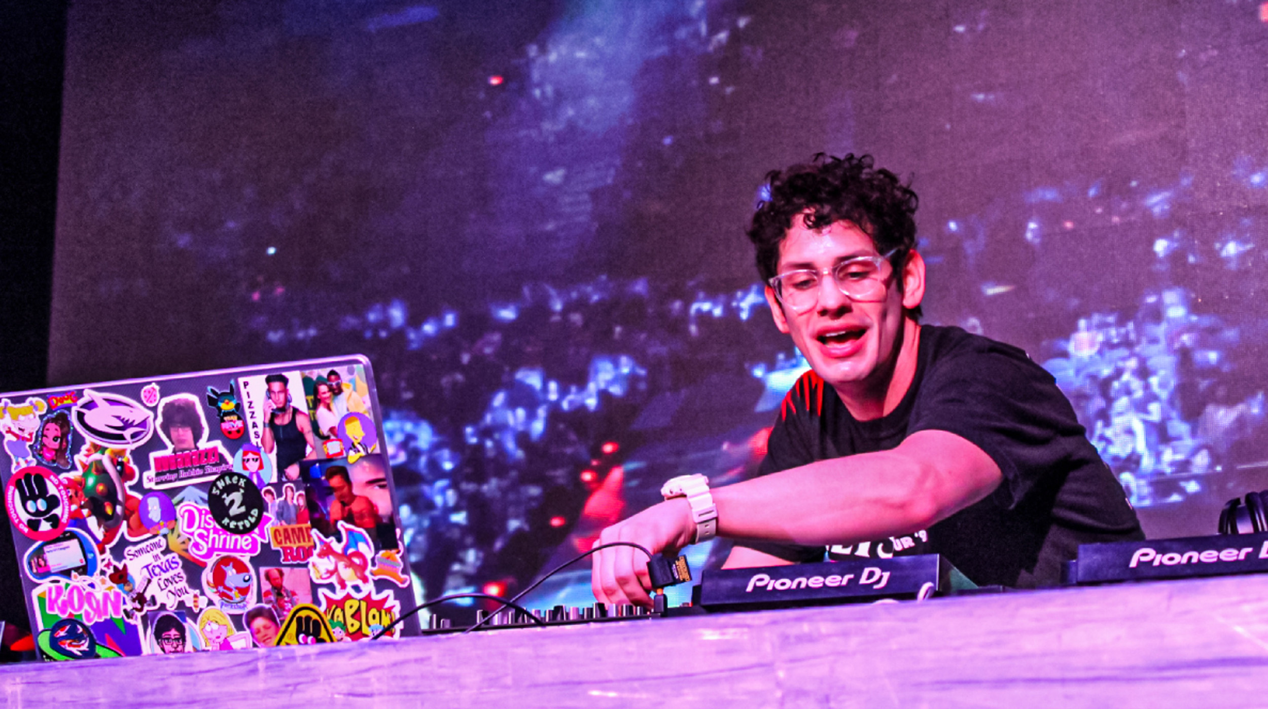 Matt Bennett regresa a CDMX con su Party 101 post thumbnail image