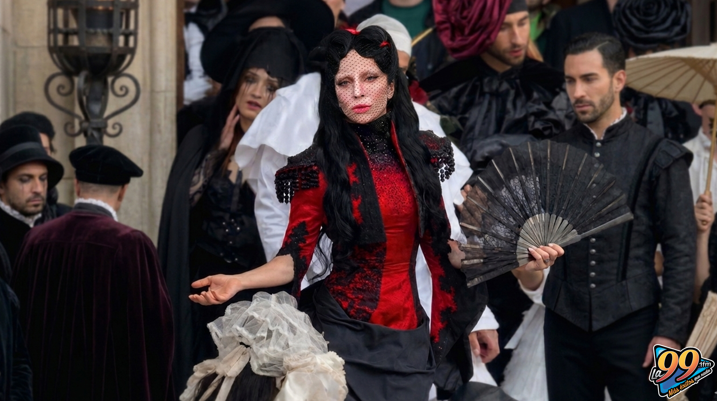 ¡Dramatismo puro! Lady Gaga impacta con su vestido en la premiere de “MAYHEM: Requiem” en Apple Music post thumbnail image