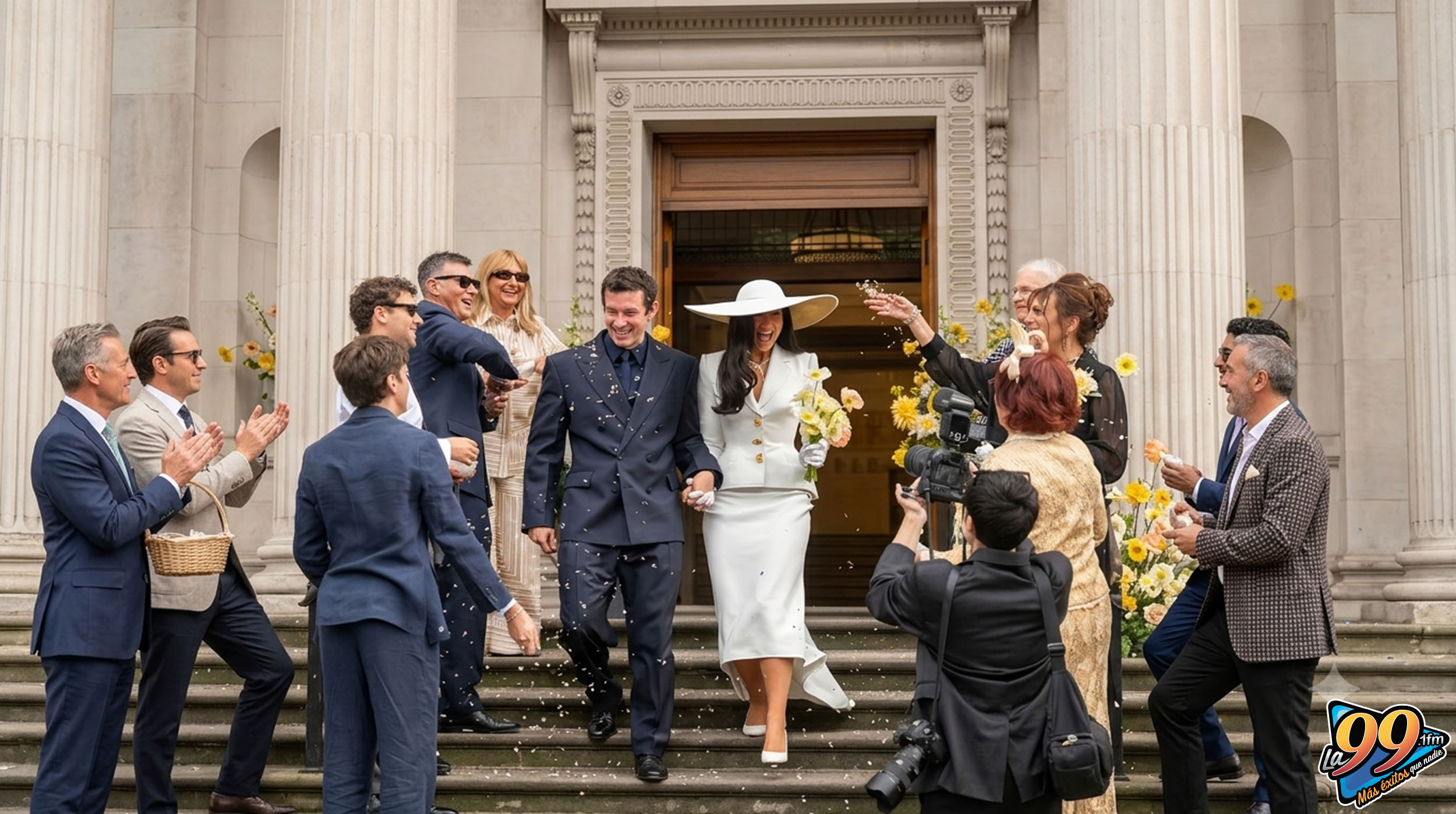 Dua Lipa y Callum Turner se casan por el civil en Londres y preparan un fiestón de tres días en Italia con Elton John de invitado post thumbnail image