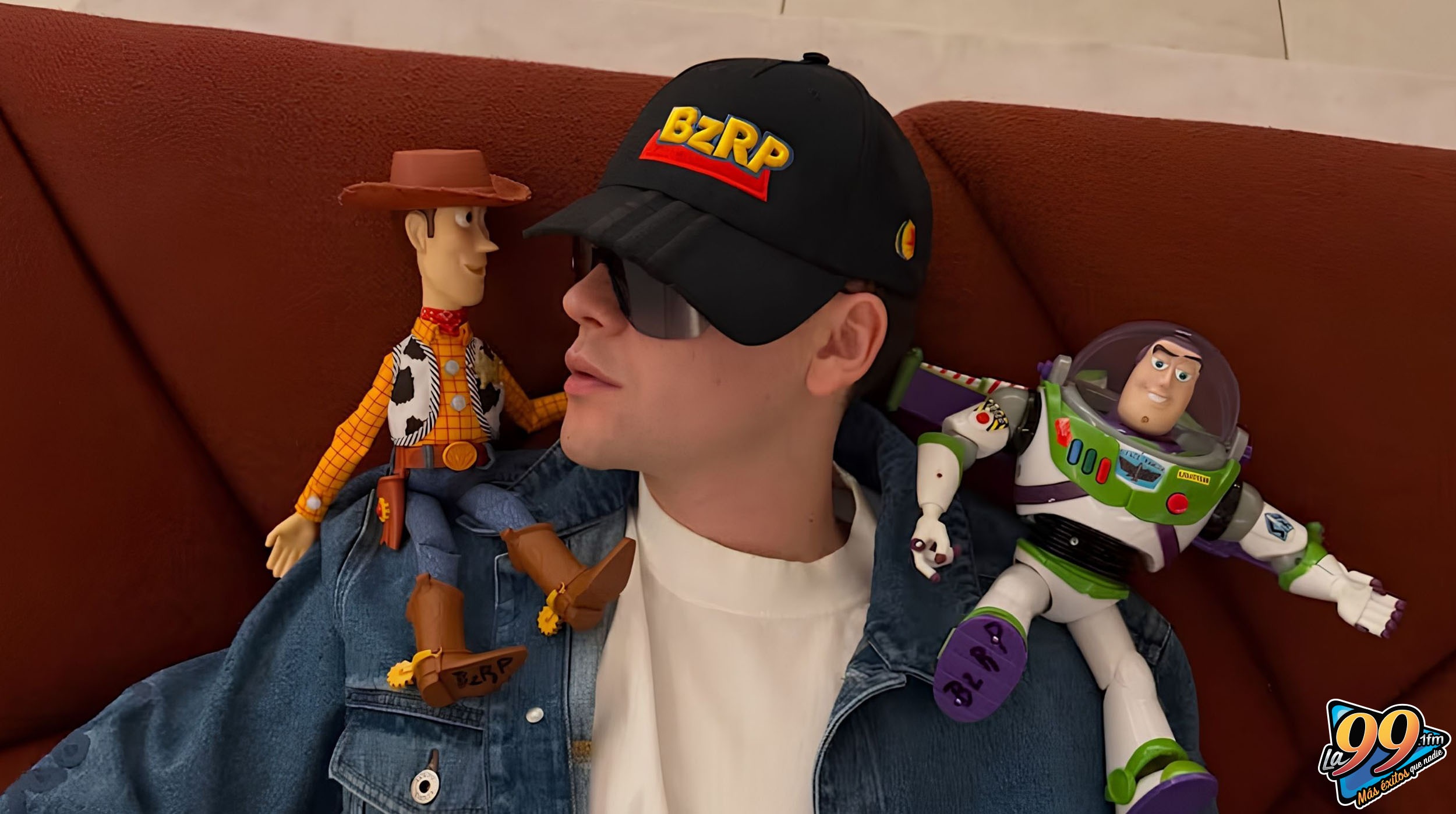 ¡De las cabinas de producción a Pixar! Bizarrap acapara los reflectores con su debut en Toy Story 5 post thumbnail image