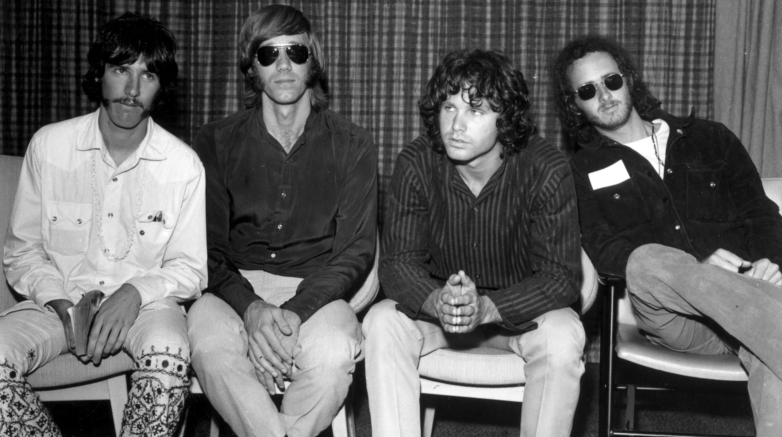 El mito del ‘Rey Lagarto’: La historia detrás del enigmático alias de Jim Morrison post thumbnail image